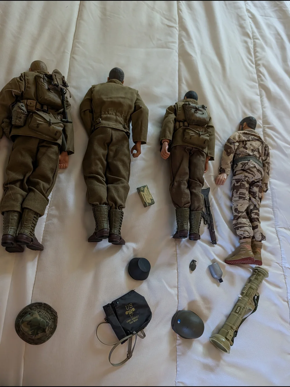 Lot of 4 1998 to 2002 Collectible 21st Century Military action figures
